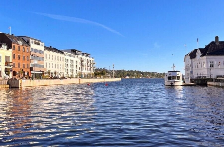 Pollen i Arendal har tilknytningen til vann og sjø. Galleribilde