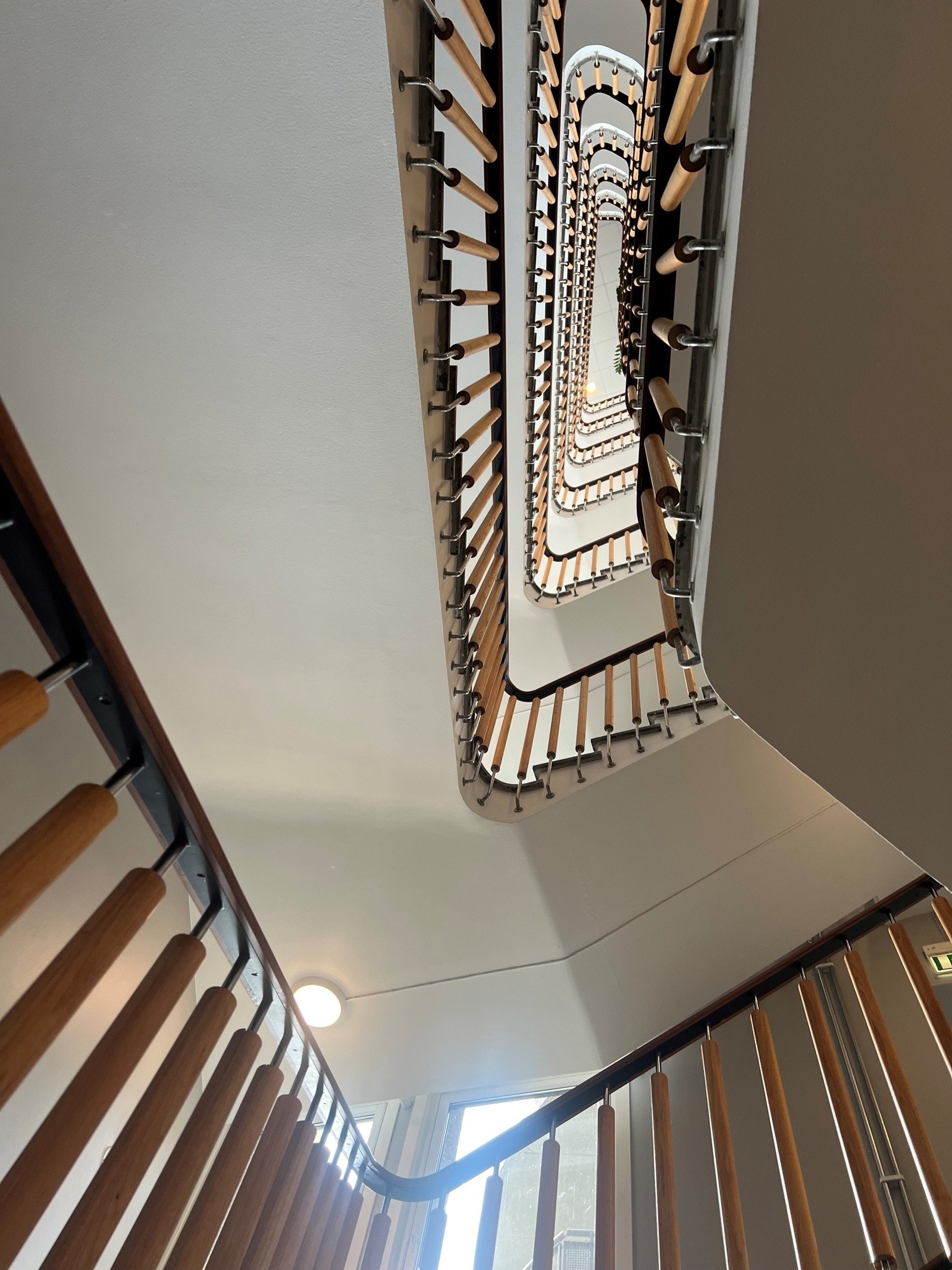 Trappeoppgang. Pilestredet Park er et stort boligutviklingsprosjekt hvor miljøhensyn og estetikk går hånd i hånd Galleribilde