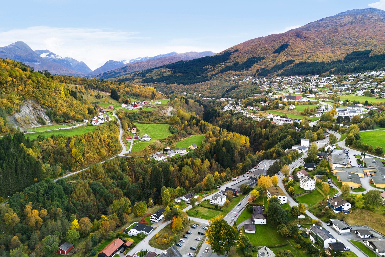 Dagligvarehandelen kan gjøres ved blant annet Rema 1000, Kiwi eller Spar Svingen. Galleribilde