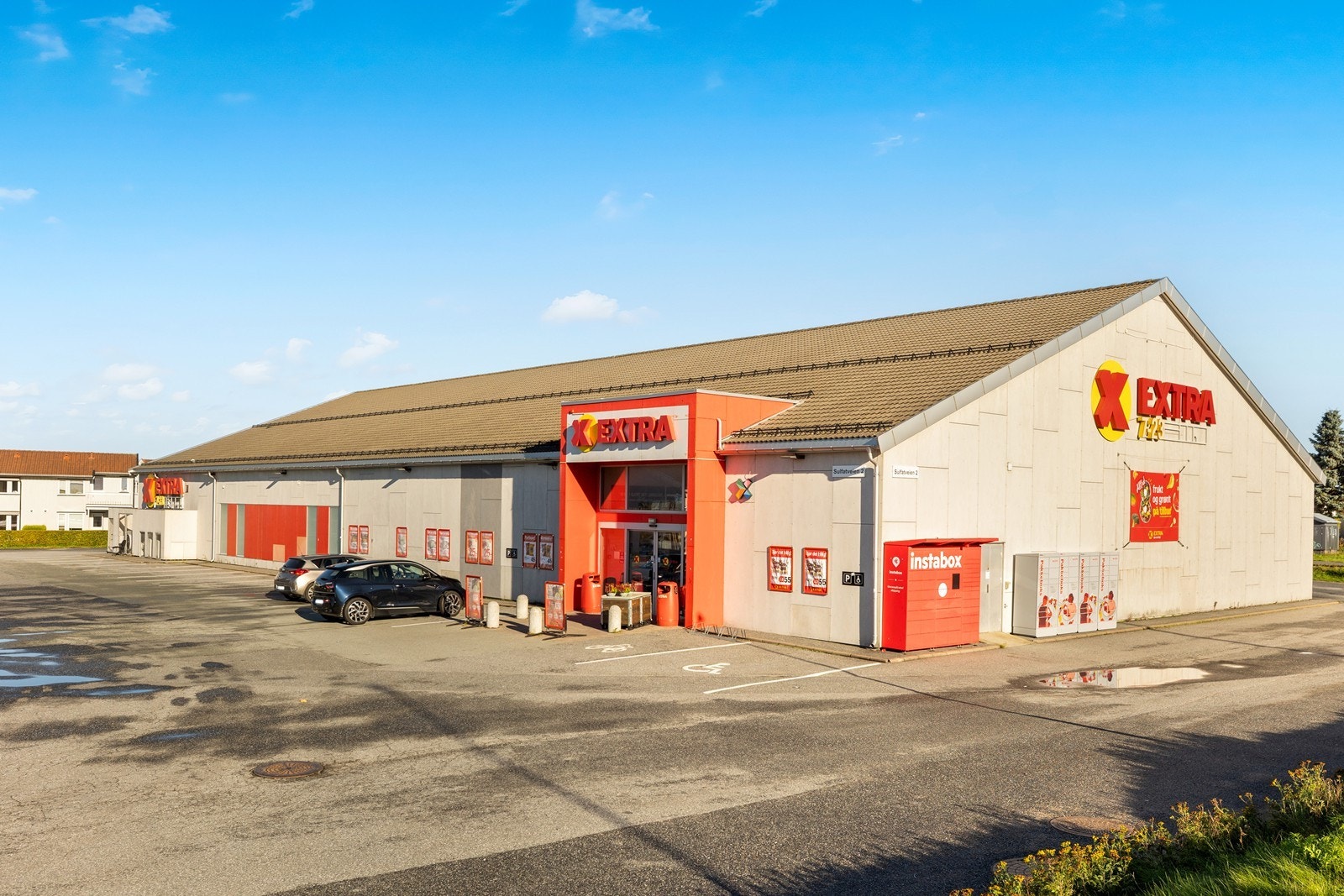 Lokalt servicetilbud like i nærheten - skole, barnehage og idrettsanlegg er innen rekkevidde Galleribilde