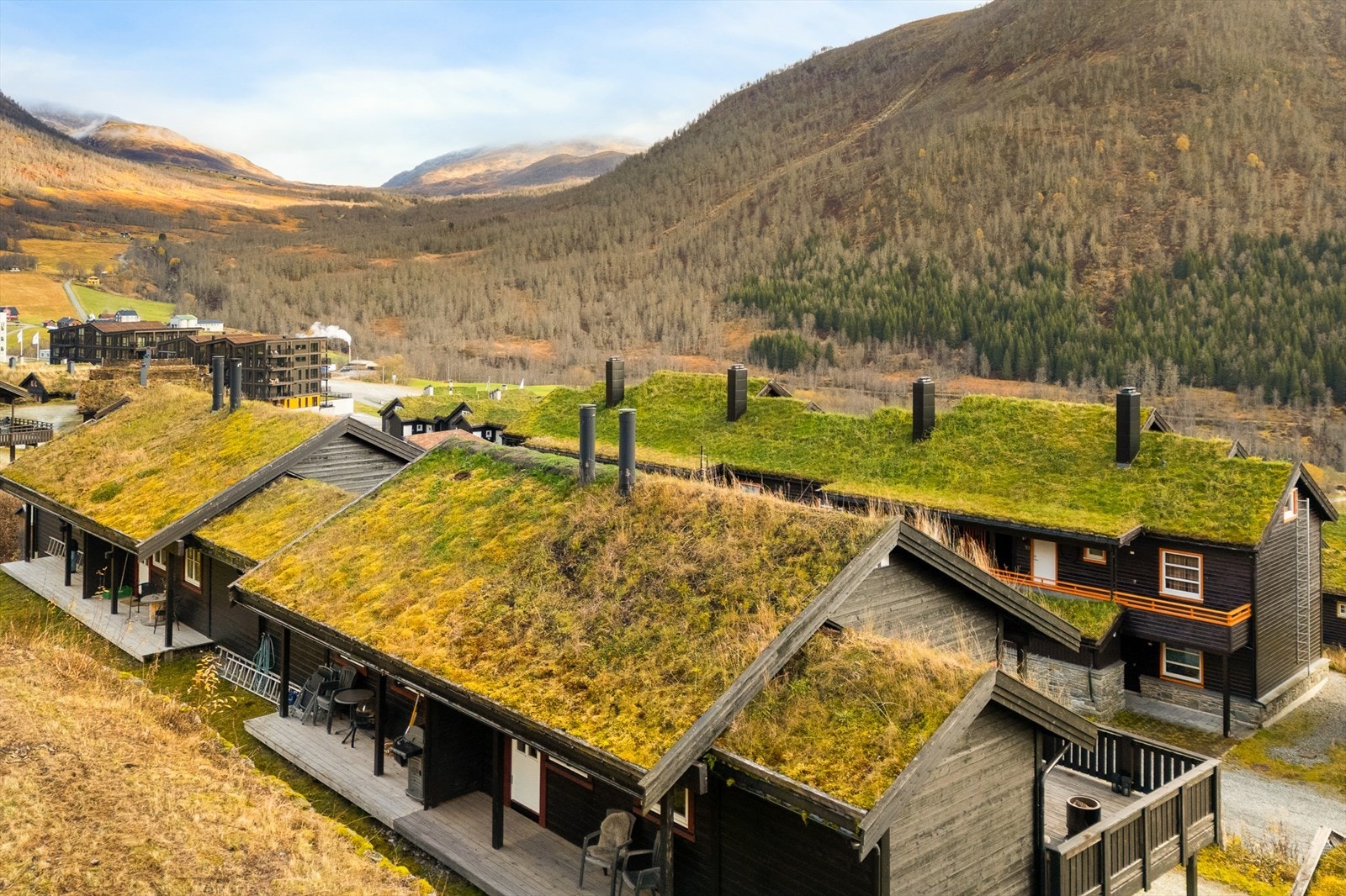 Leiligheten har en relativt sentral beliggenhet i Myrkdalen med kort avstand til både skibakken, hotellet og andre tilbud i området Galleribilde