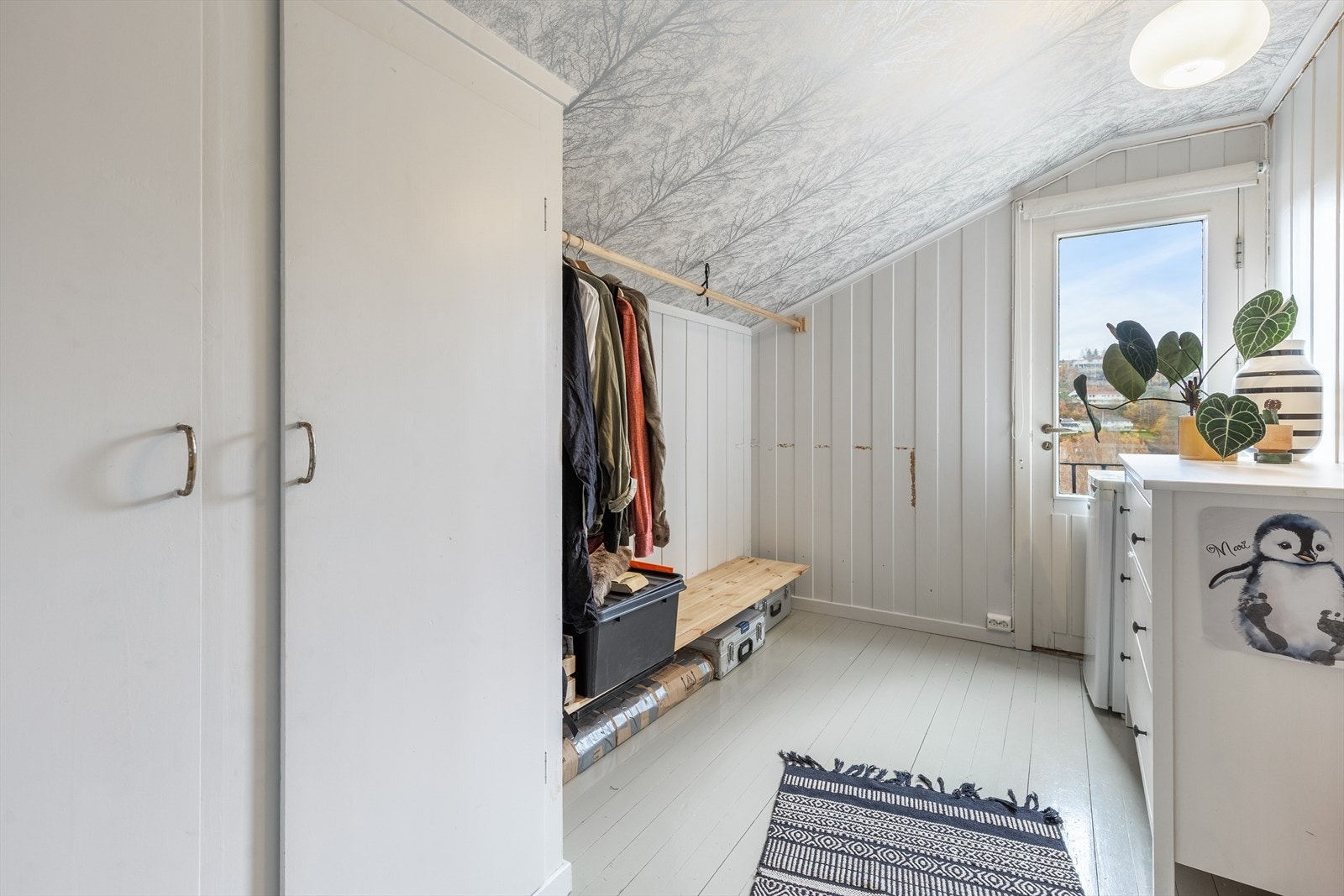 Rom med innebygde skap Galleribilde