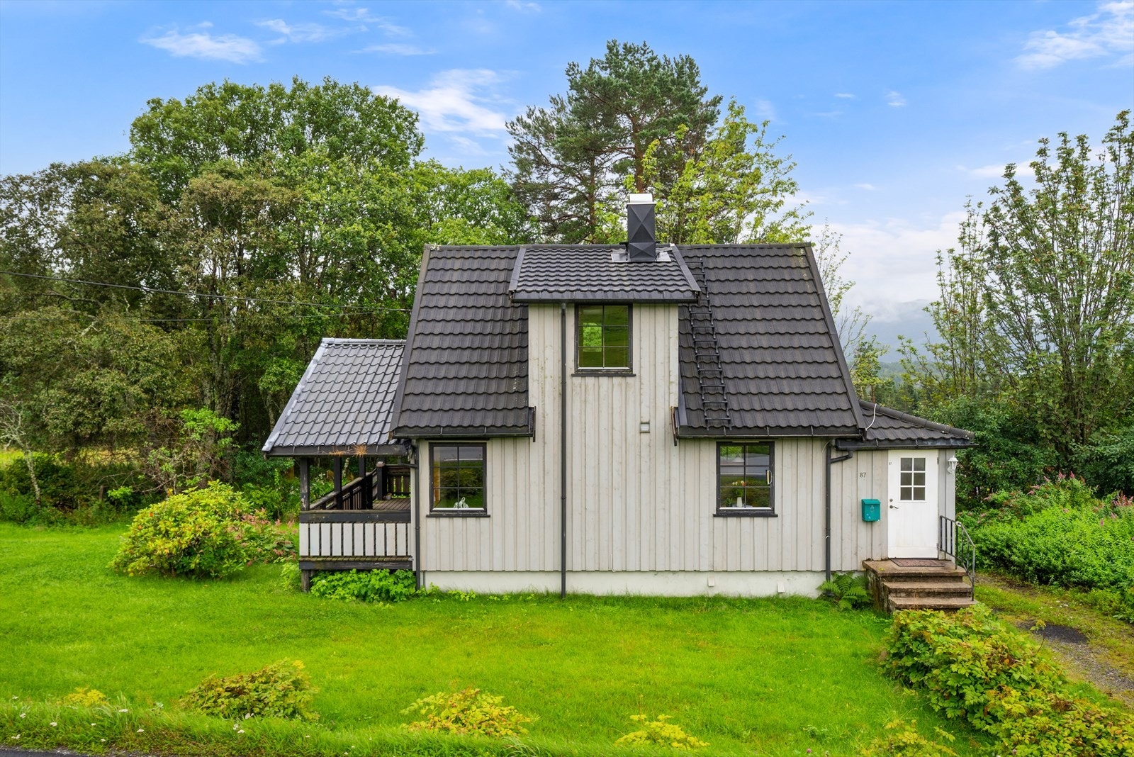 Aktiv Eiendomsmegling v/Nina K. Brandt har gleden av å presentere Glåmsmyrvegen 87! Fotograf: Haukdal / Interiørfoto AS Galleribilde