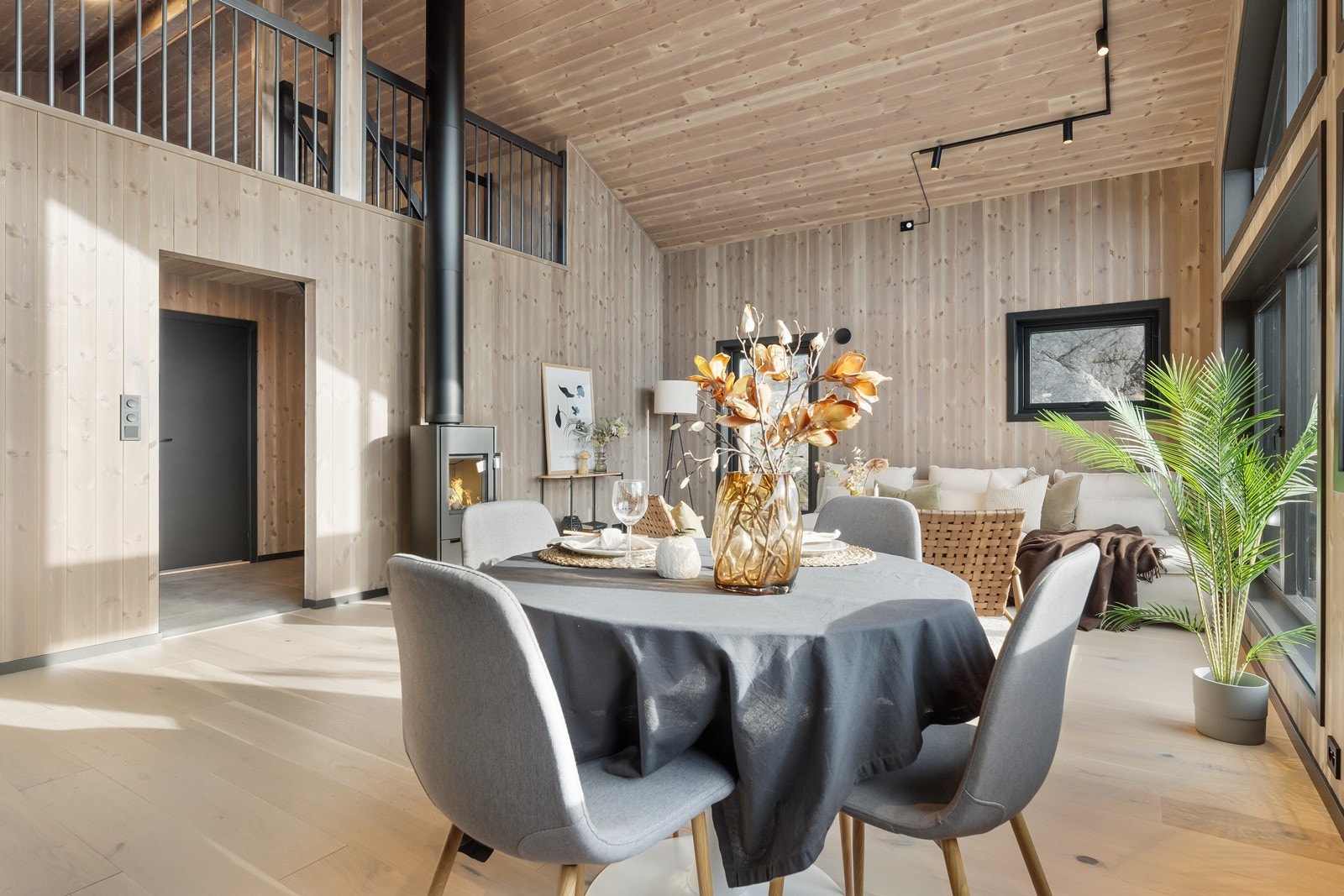 Stue/kjøkken/spisestue Galleribilde