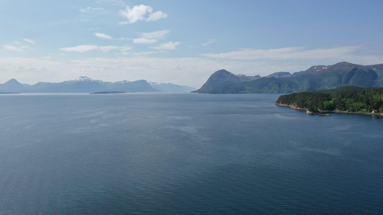 Nyt storslått utsyn over fjorder, fjell og vakker natur – rett fra din egen stue.