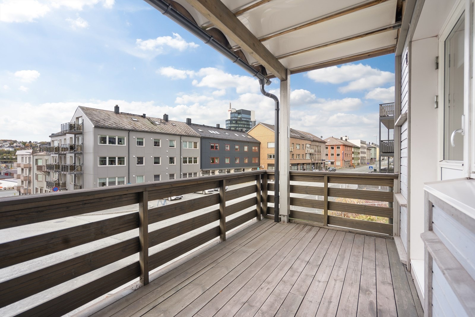 Balkong med utgang fra stuen Galleribilde