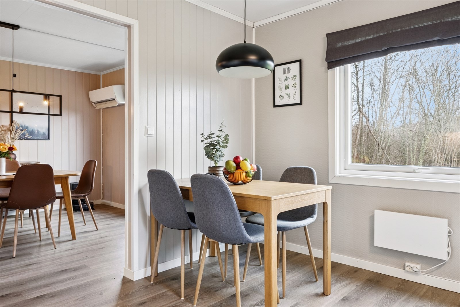 Egen spiseplass på kjøkkenet. Galleribilde