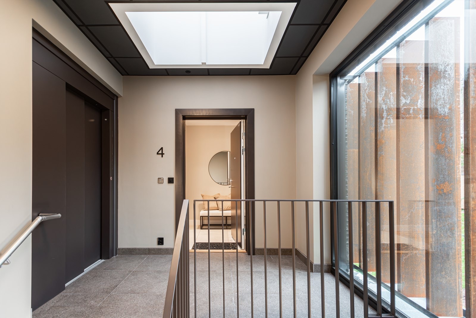 Gang/adkomst som kun benyttes av toppleiligheten Galleribilde