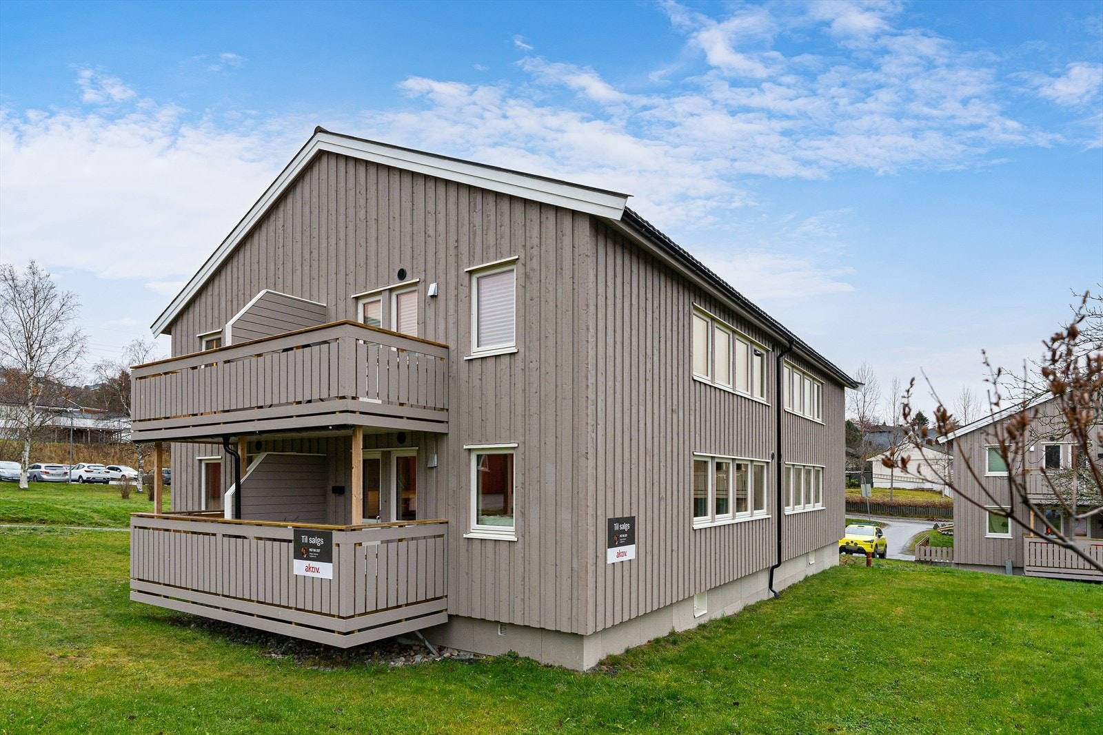 Einar Øfstis veg 39 har en svært attraktiv og sentral beliggenhet på populære Nardo - et veletablert og familievennlig område som kombinerer rolige omgivelser med nærhet til alt du trenger i hverdagen. Galleribilde