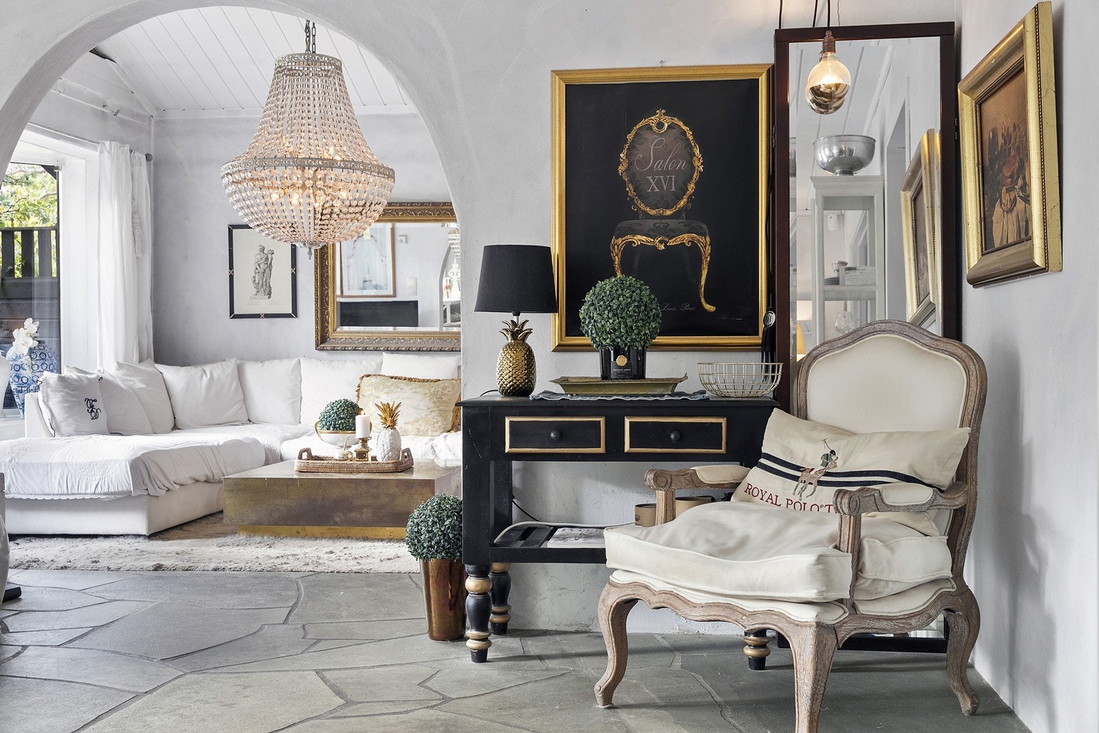 Delikat og tiltalende innredning og møblering Galleribilde