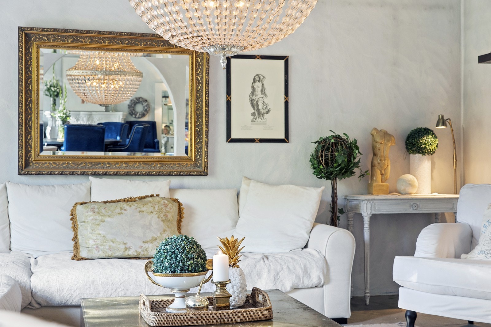 Når du står i stuen, forstår du fort at dette er en viktig del av boligen Galleribilde