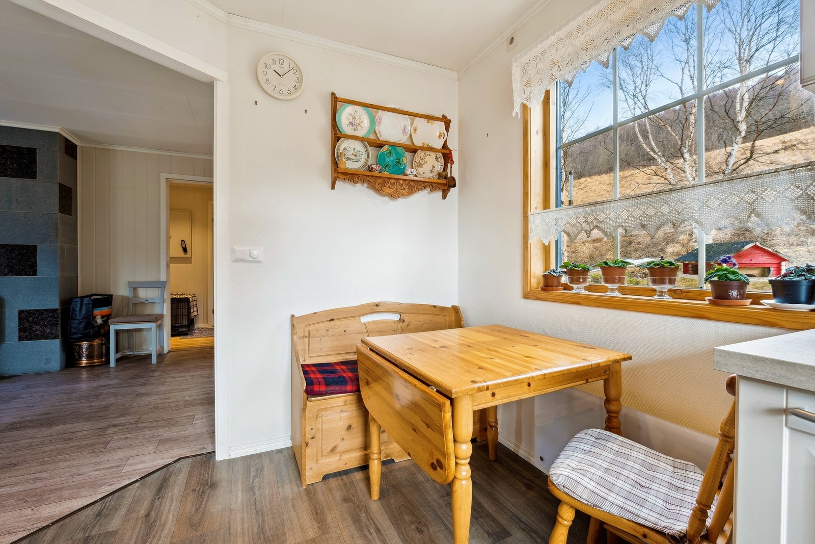 Kjøkken med spiseplass Galleribilde