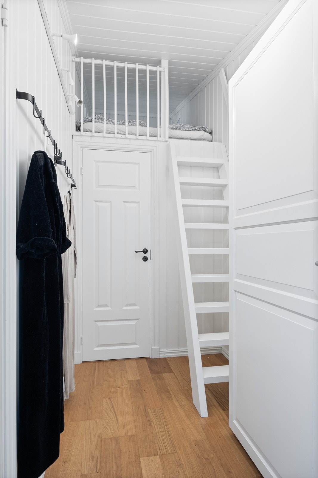 Bod med hems - praktisk lagring og ekstra fleksibilitet Galleribilde