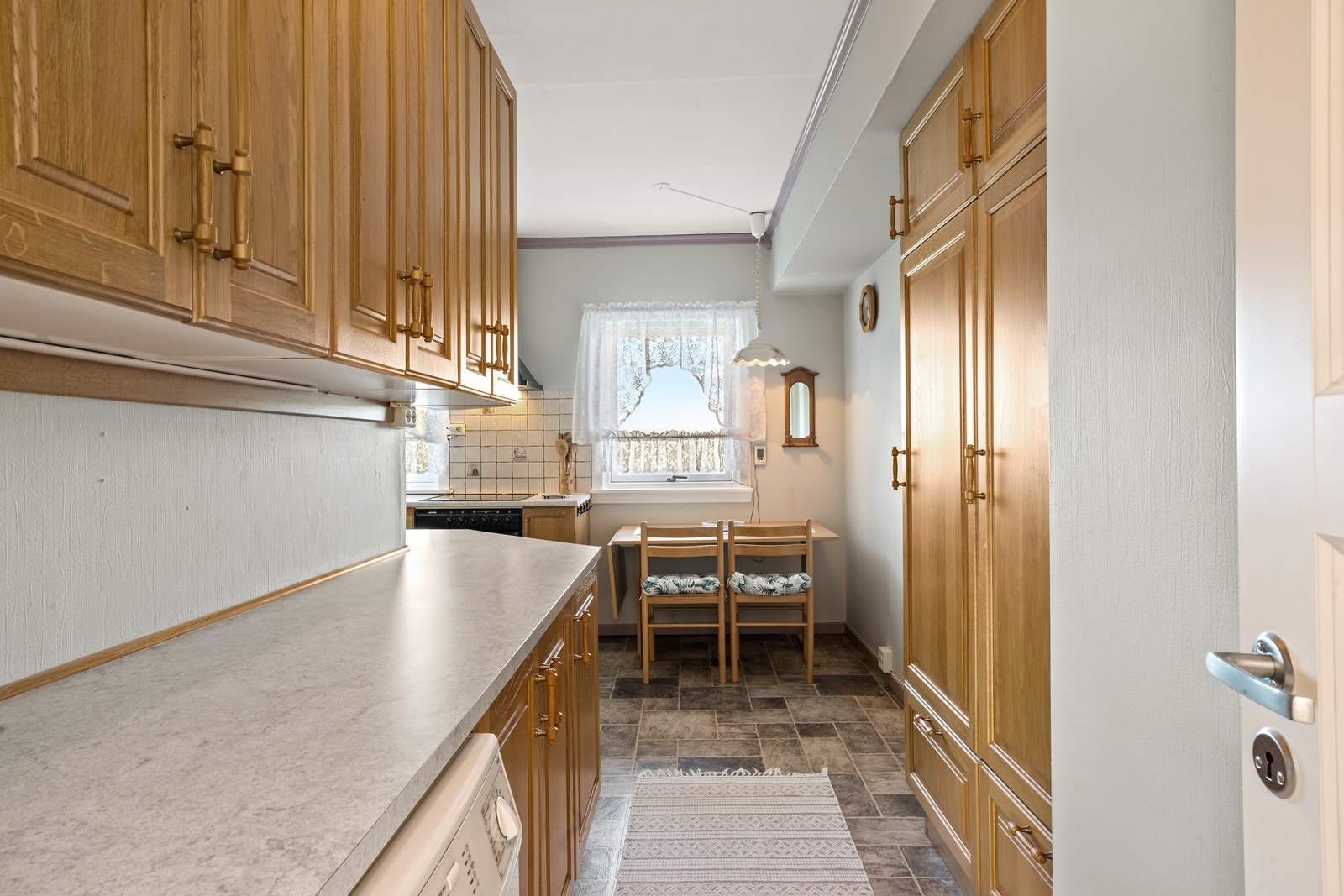 Vaskemaskin er også montert på kjøkken Galleribilde