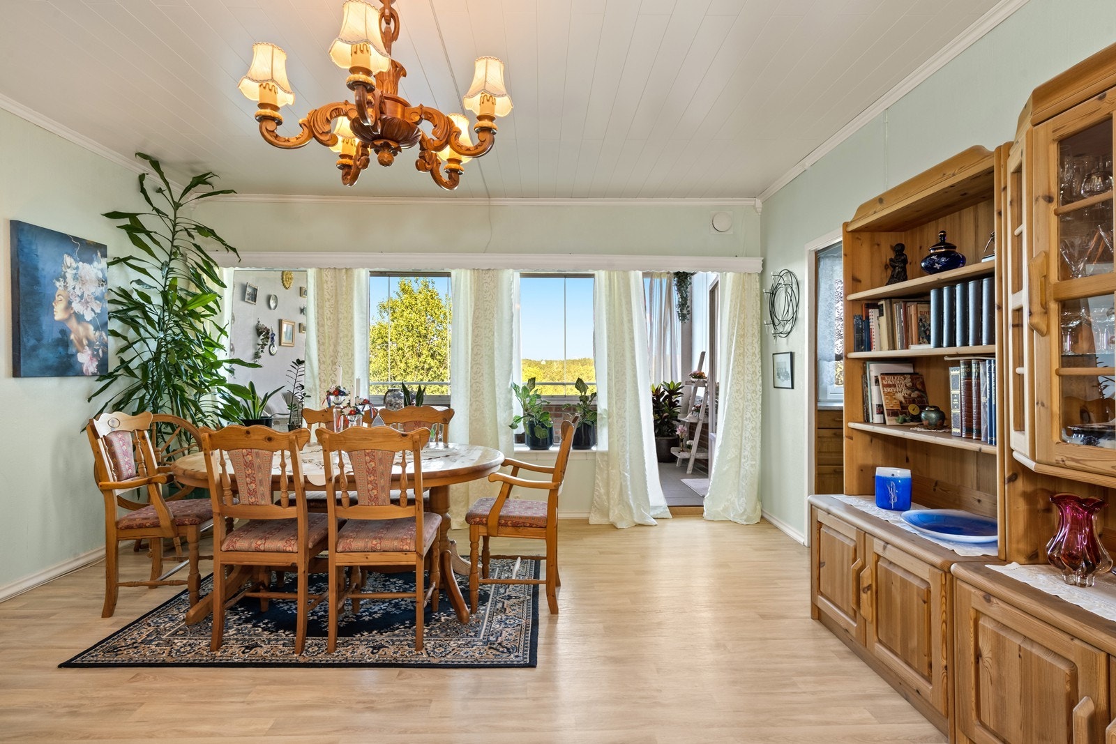 Direkte utgang til innglasset balkong Galleribilde