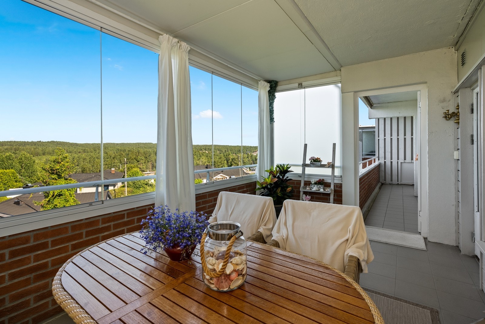 Innglasset balkong Galleribilde