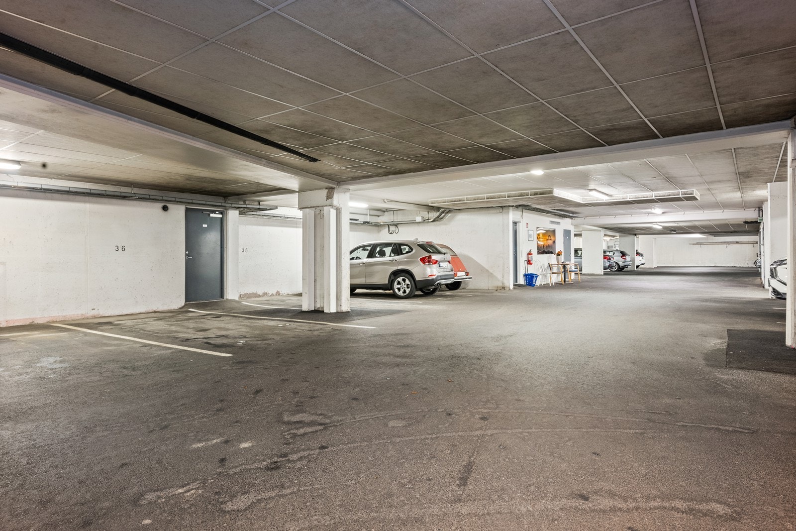 Egen parkeringsplass i felles garasje Galleribilde