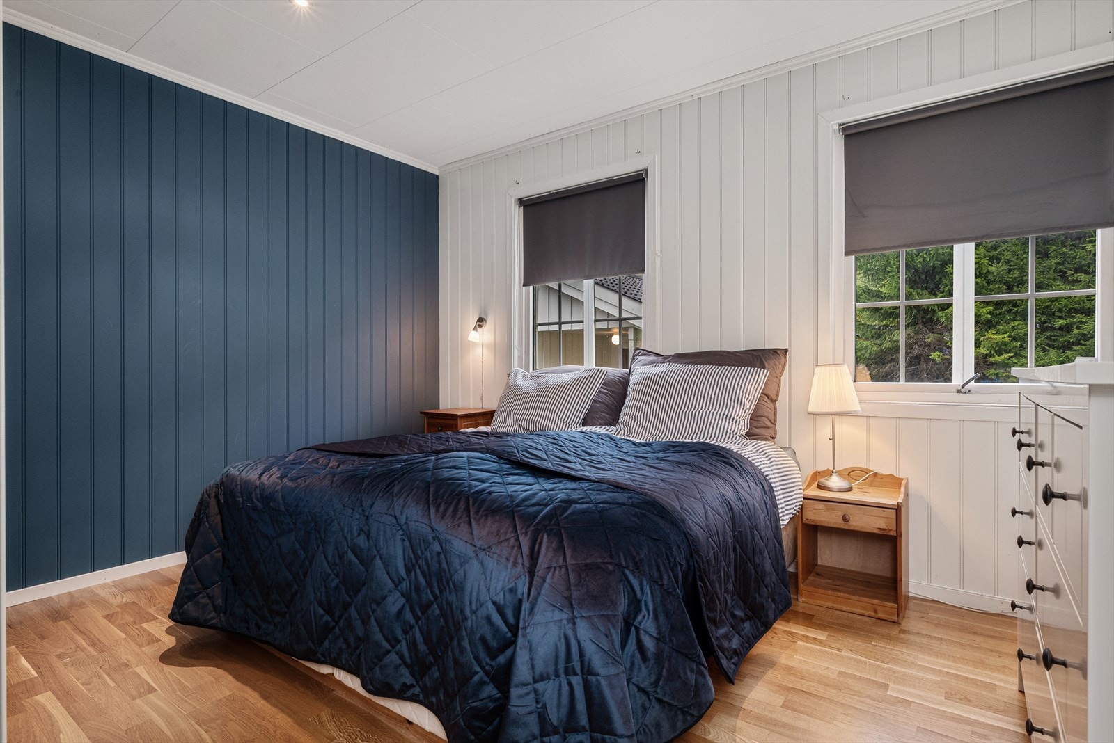 Det er tre soverom i boligen - alle i hovedetasjen. Galleribilde