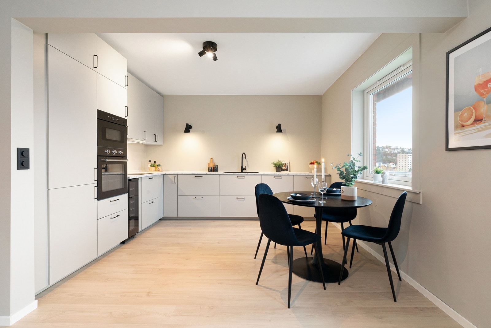 God plass for spisebord - her kan man invitere venner og familie til hyggelige lag! Galleribilde