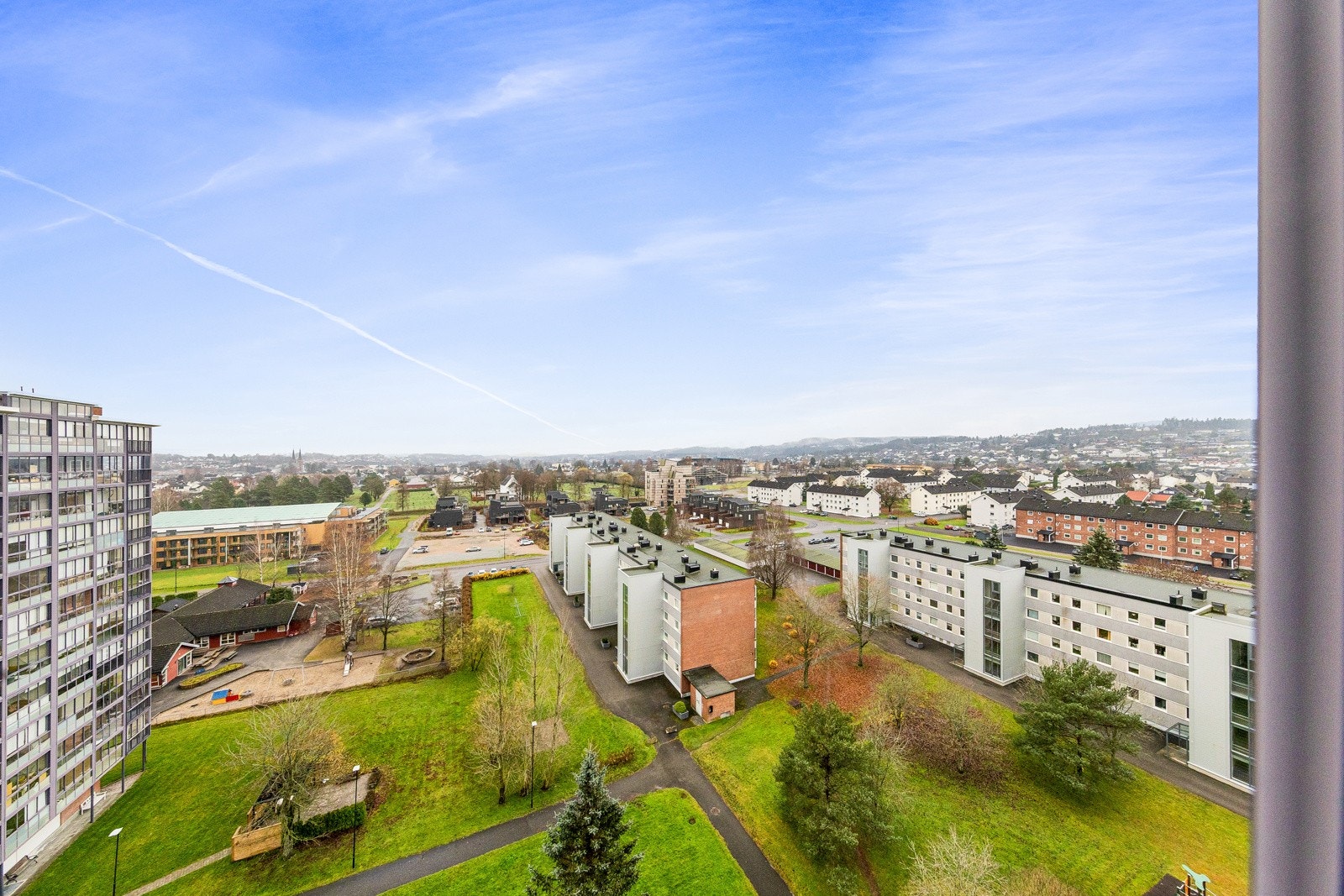 Denne nydelige utsikten mot Skien sentrum i syd kan bli din ! Galleribilde