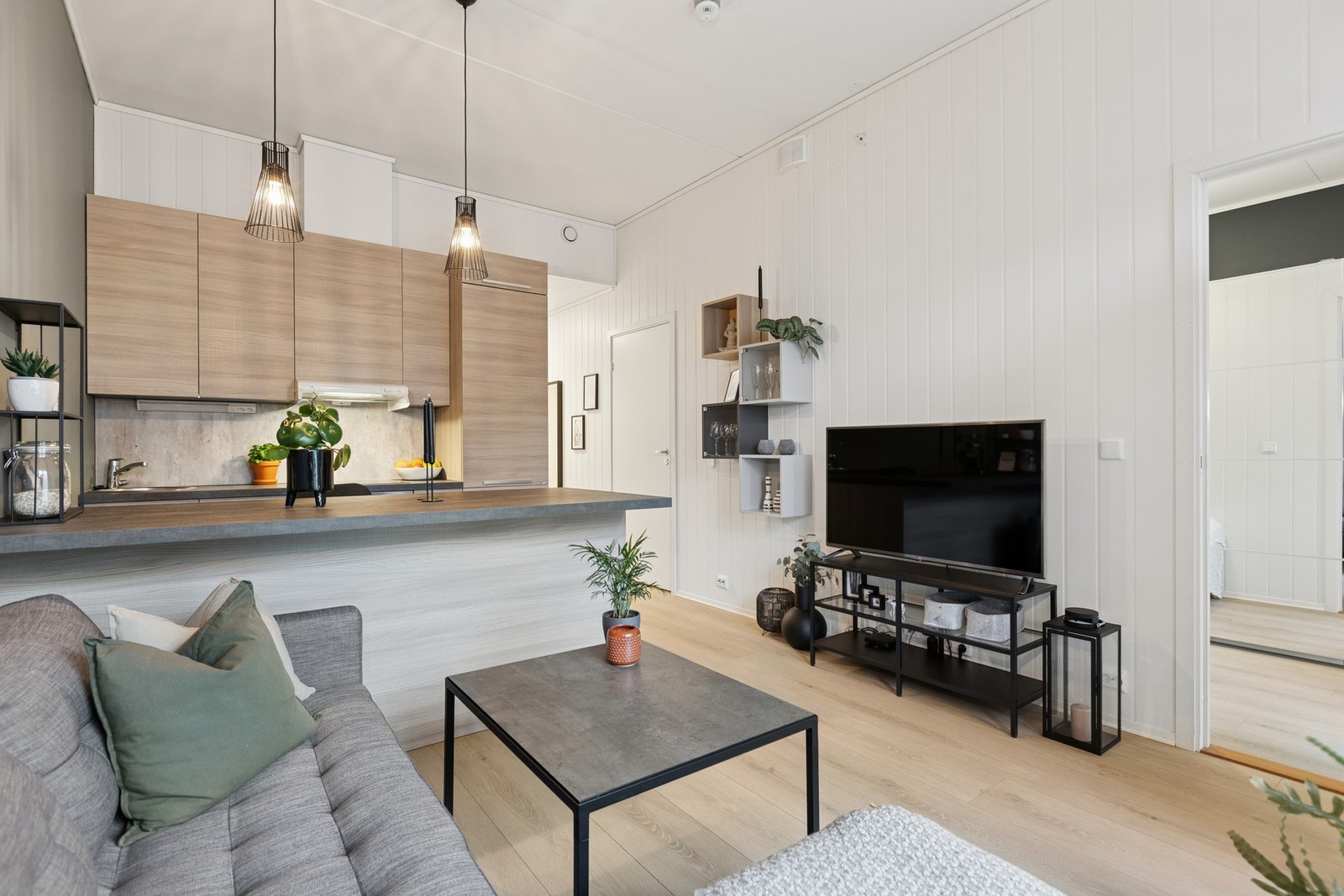 Vannbåren gulvvarme og balansert ventilasjon bidrar til lave oppvarmingskostnader og et behagelig inneklima året rundt. Galleribilde