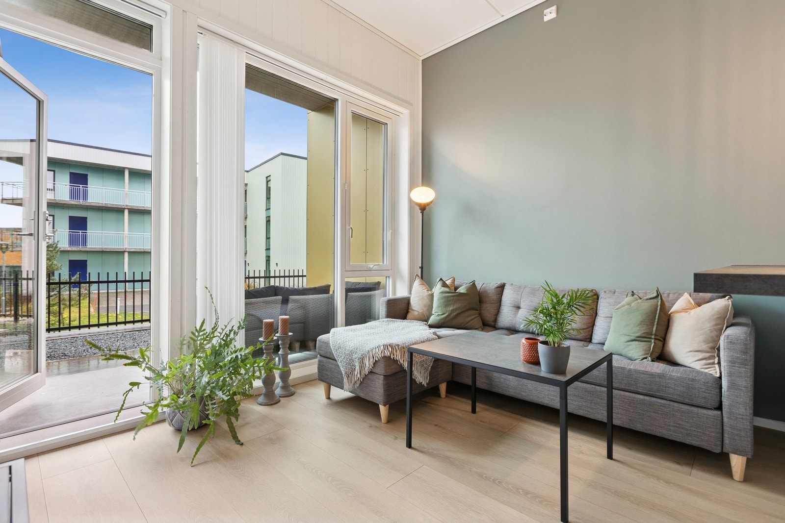 EIE eiendomsmegling ved Simen Vollan og Yasin Unal har gleden av å presente Andersbakkan 88! Foto: Robin Hope Syrstad. Galleribilde