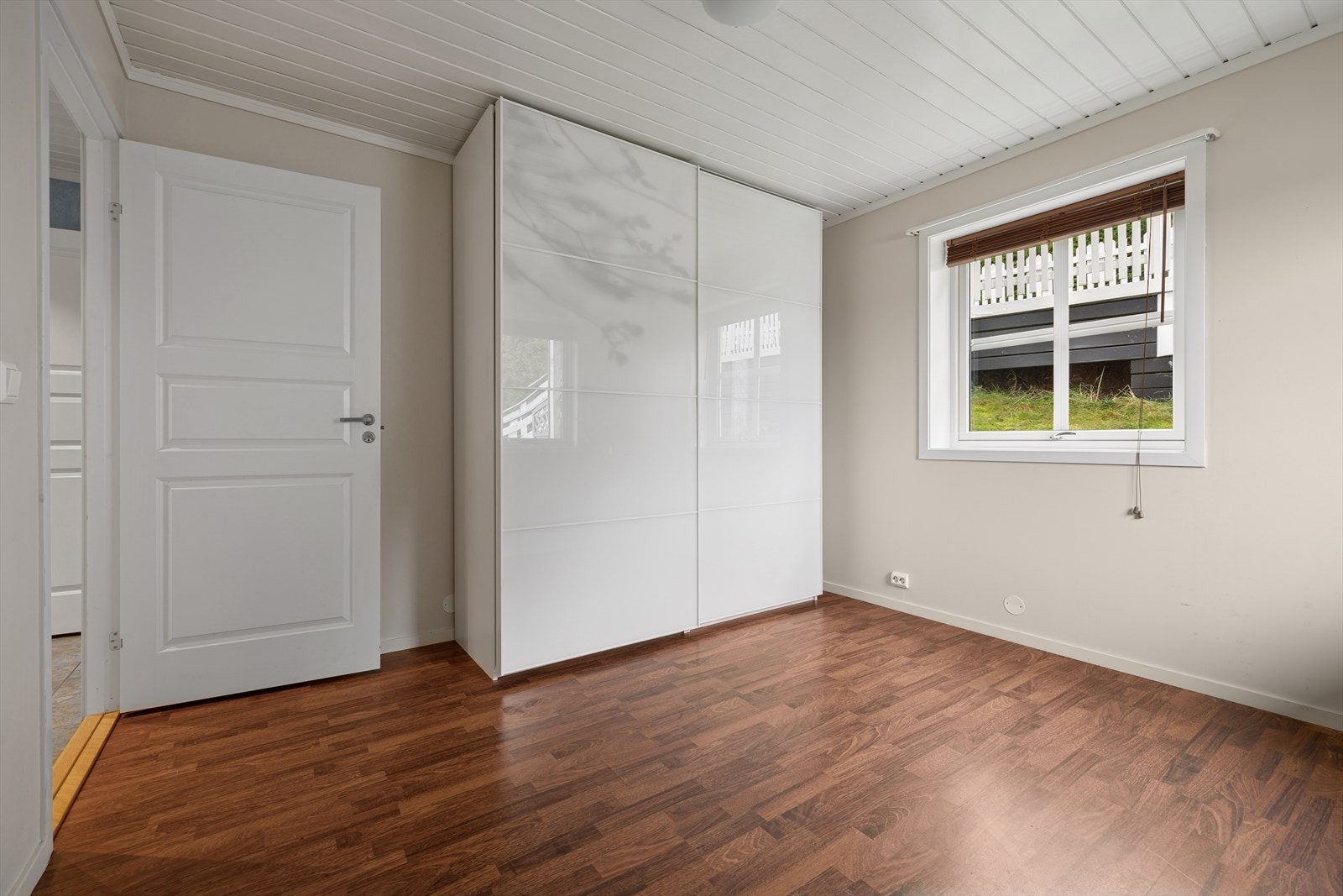 Soverom I er vegg-i-vegg med soverom II. Galleribilde