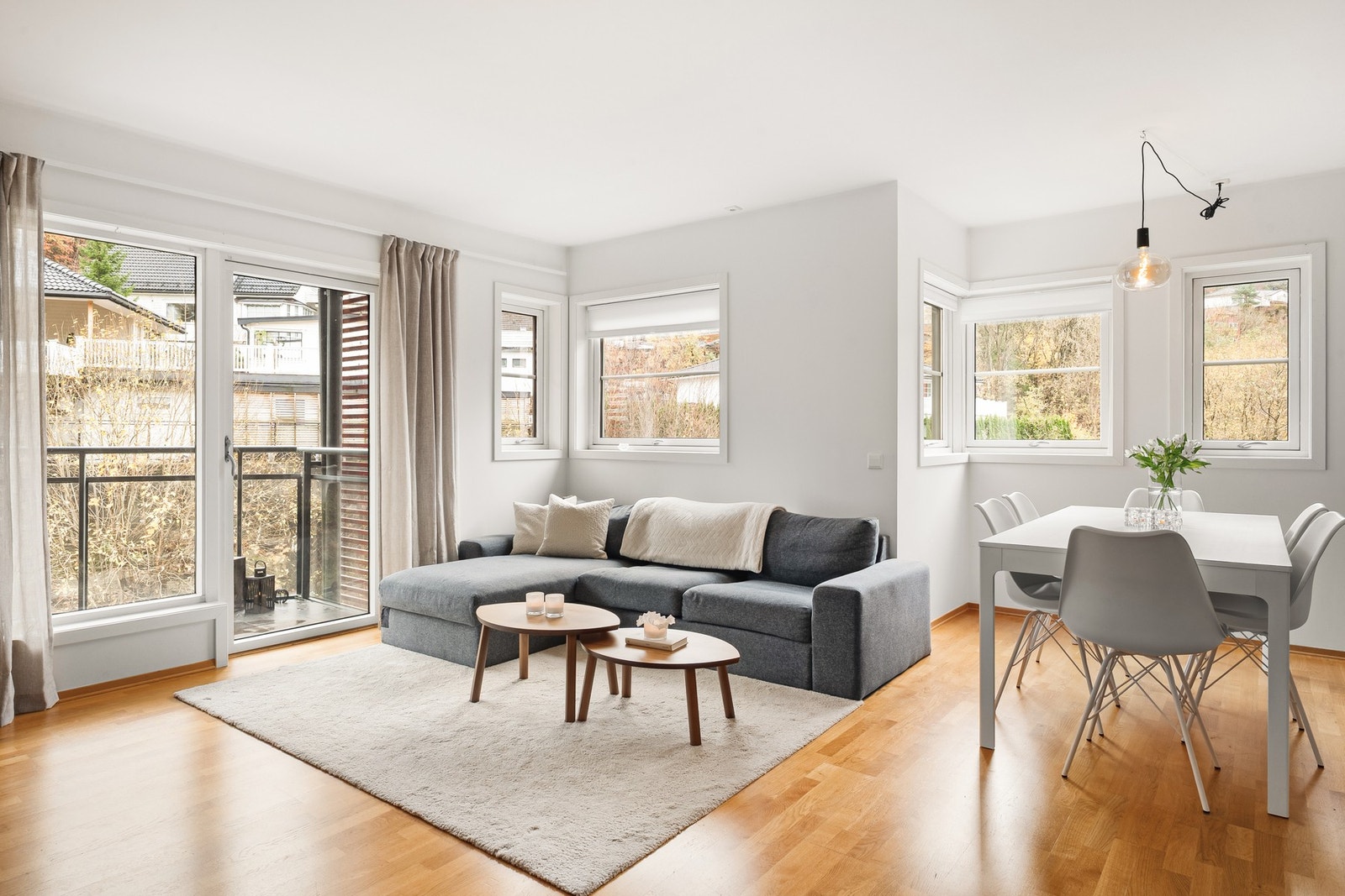 En fin og romslig 3-roms leilighet med herlig balkong. Galleribilde