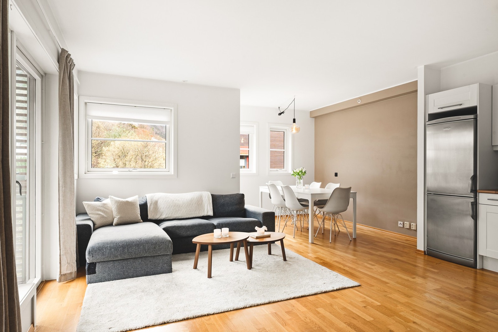 Leiligheten har balansert ventilasjon med varmegjenvinning for et sunt og godt inneklima. Galleribilde