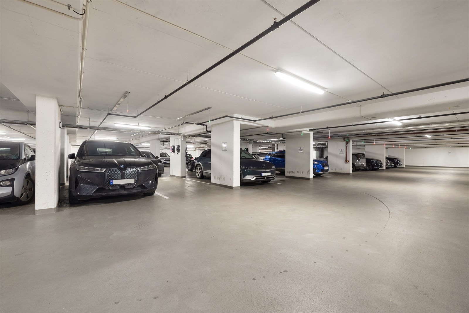 Mulighet for leie av garasjeplass. Galleribilde