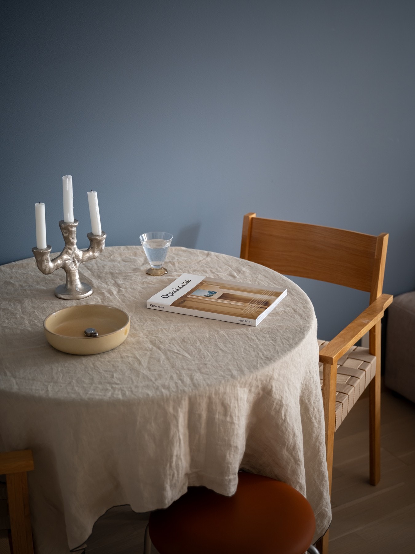 Inviter til hyggelige sammenkomster og gode middager. Galleribilde