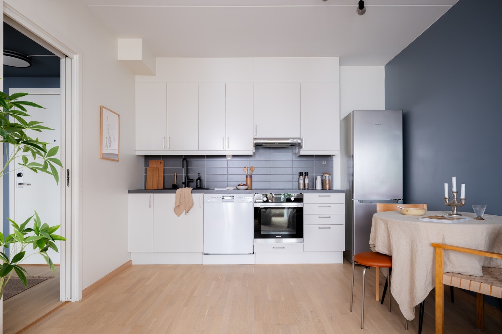 Alle hvitevarer på kjøkkenet medfølger selvsagt. Galleribilde