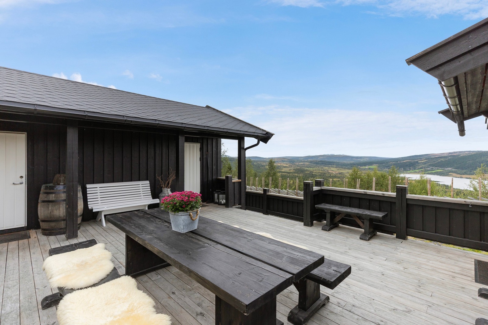 Hallestøllie 18 ligger fint til på Vaset inntil alpinsenteret på ca. 920 moh Galleribilde