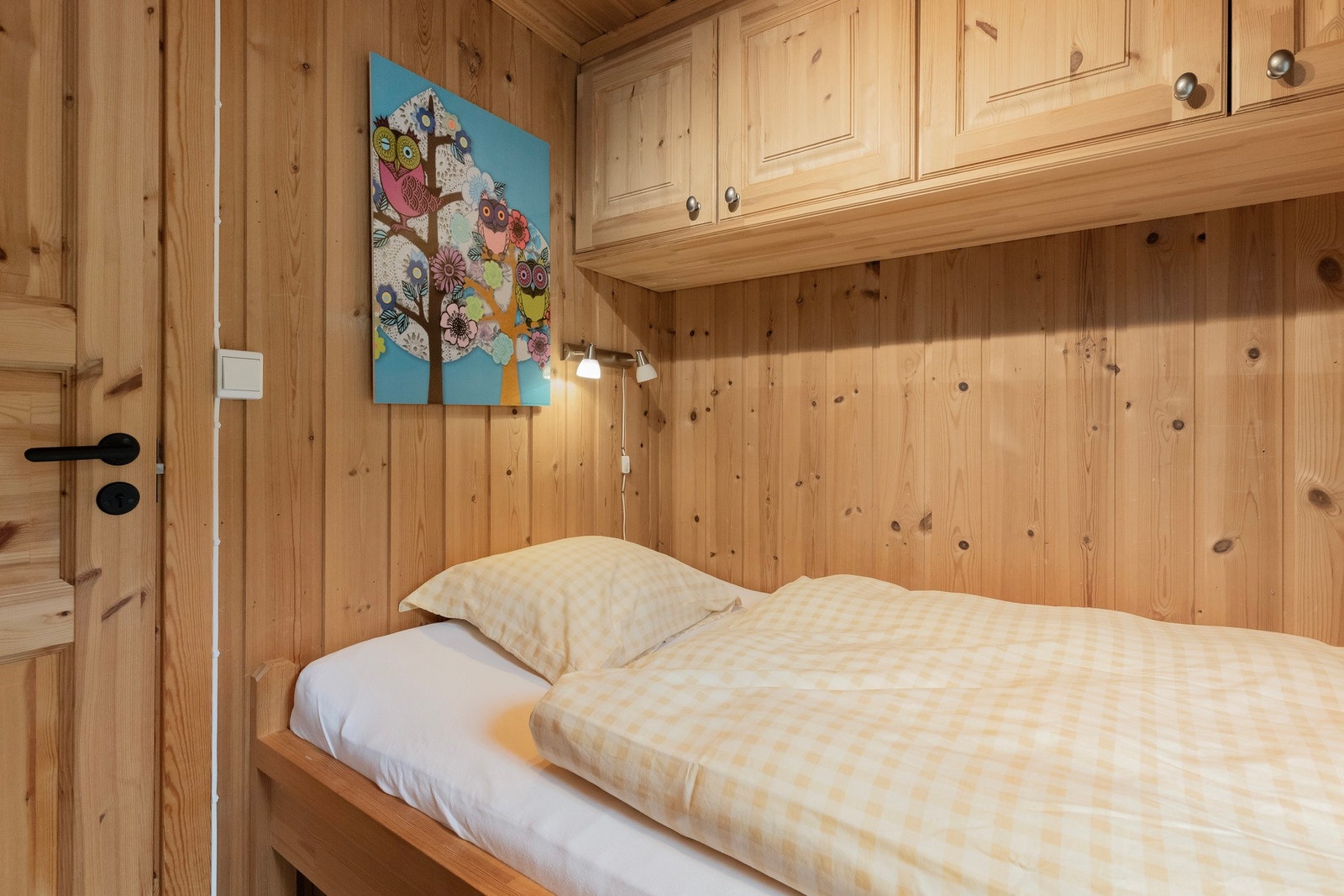 Her finnes også plassbygde overskap til oppbevaring Galleribilde