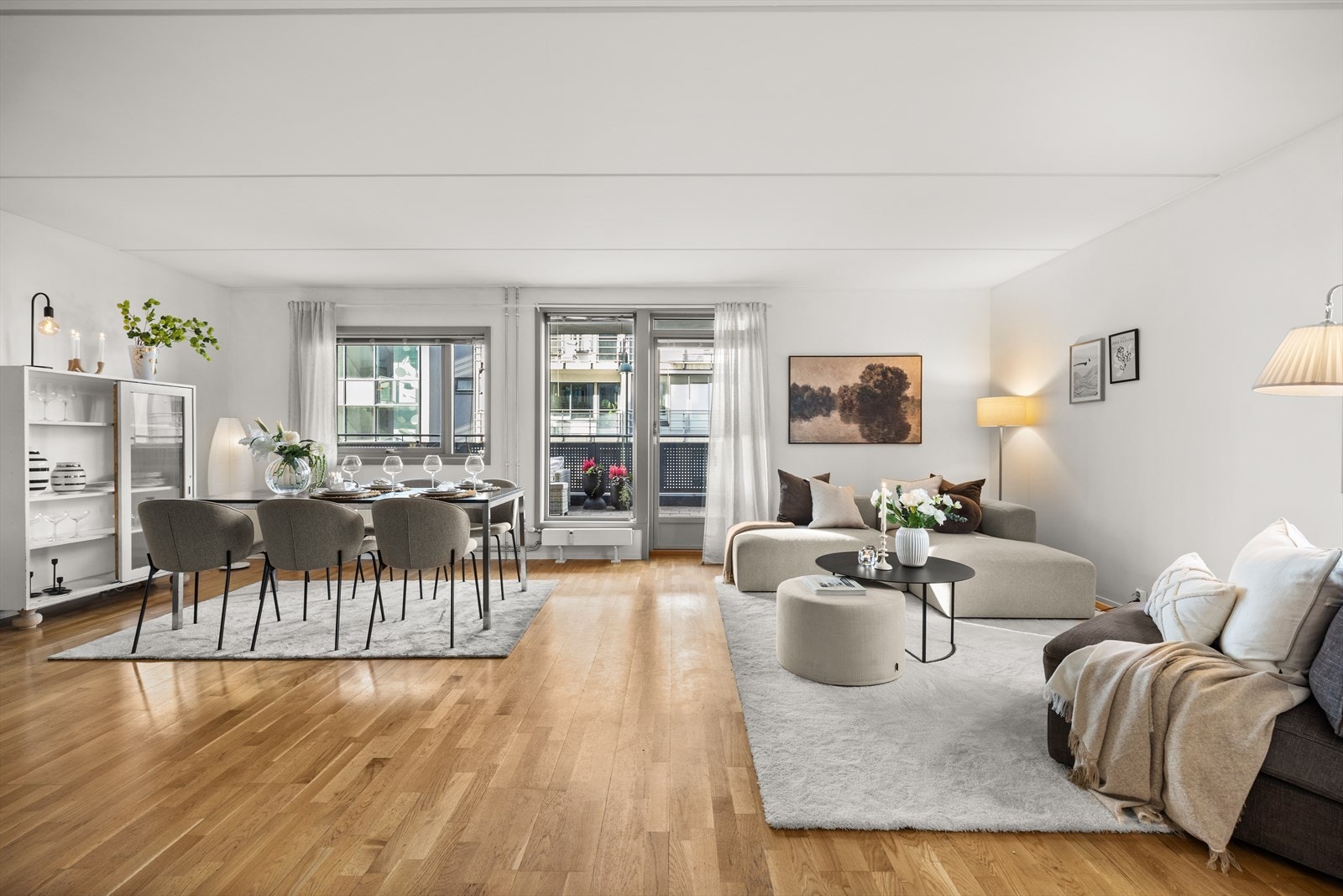 God plass for spisestue i tilknytning til kjøkken Galleribilde