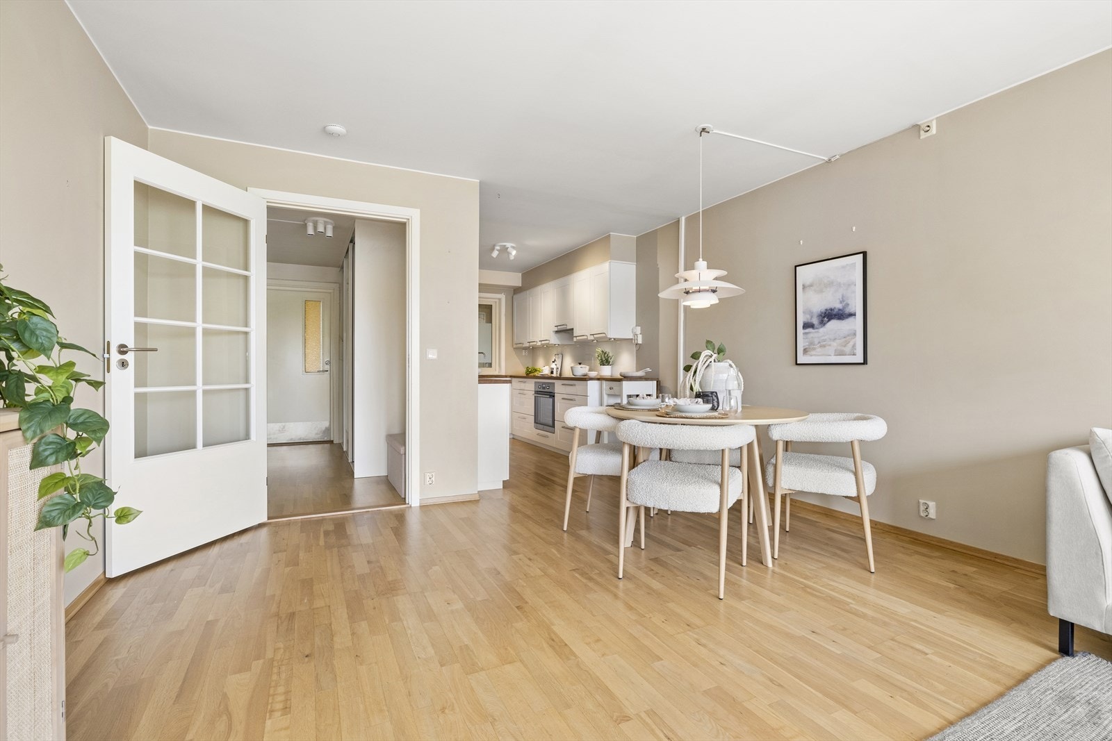 - Leilighetens gode planløsning gjør den lett å innrede etter eget ønske - Galleribilde