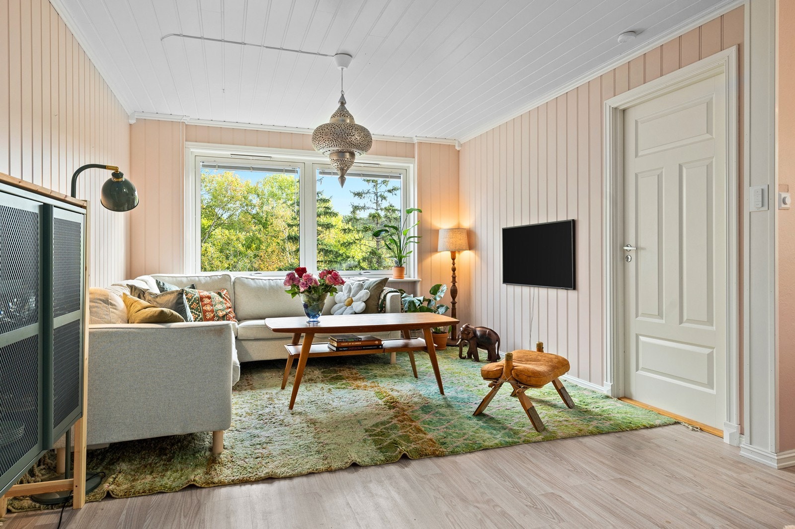 Naturlig sofakrok med god plass til passende møblement Galleribilde