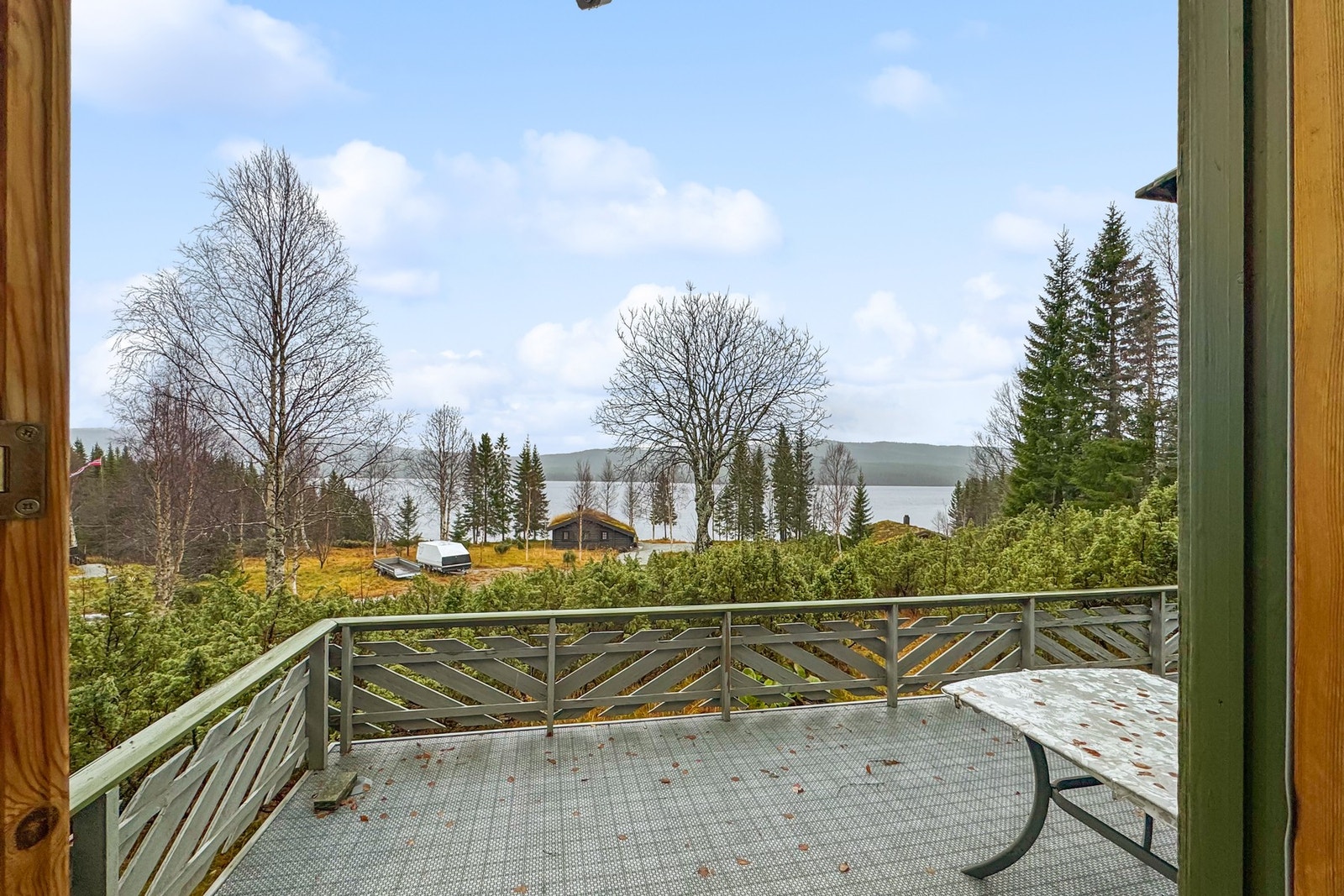 Fra stuen er det utgang til terrasse Galleribilde