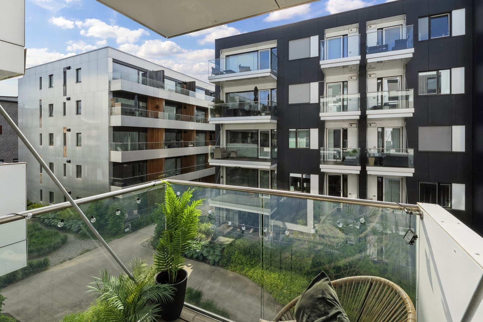 Hyggelig balkong med utemøbler. Velkommen til visning! Galleribilde