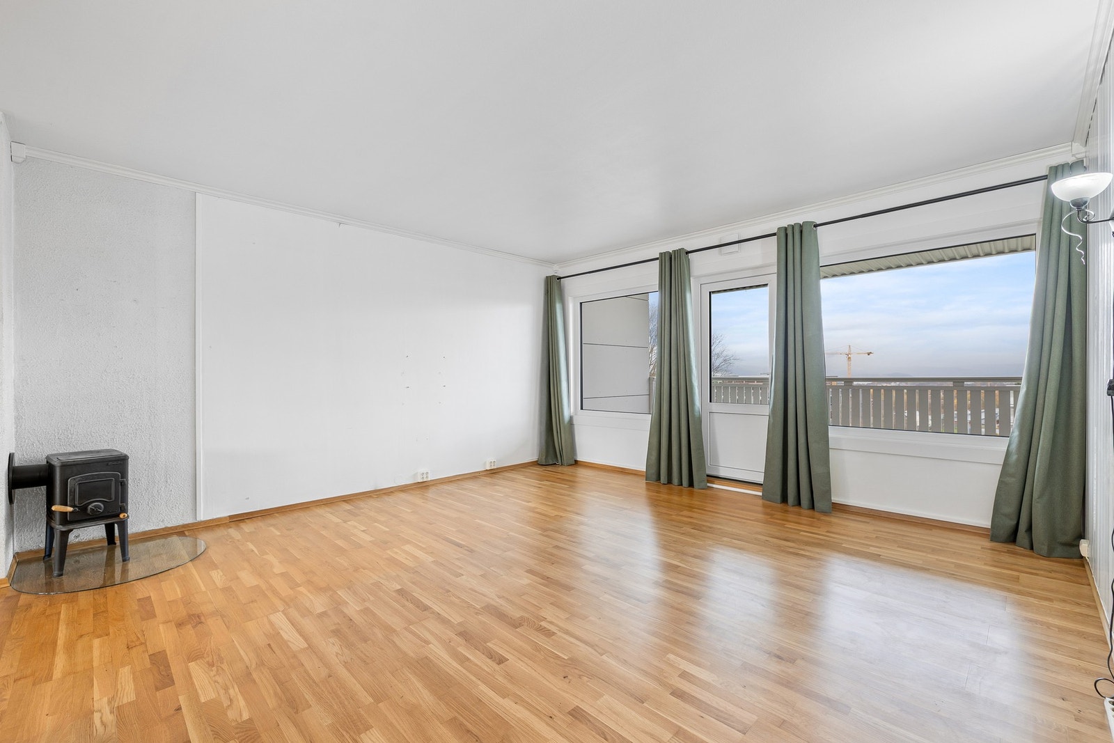 Stuen i seg selv er på hele 21,6 kvm, og har god plass til sofa, TV og annet møblement. Galleribilde