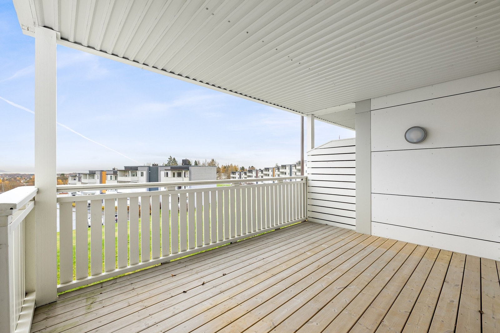 Balkongen vender ut mot rolige omgivelser. Galleribilde