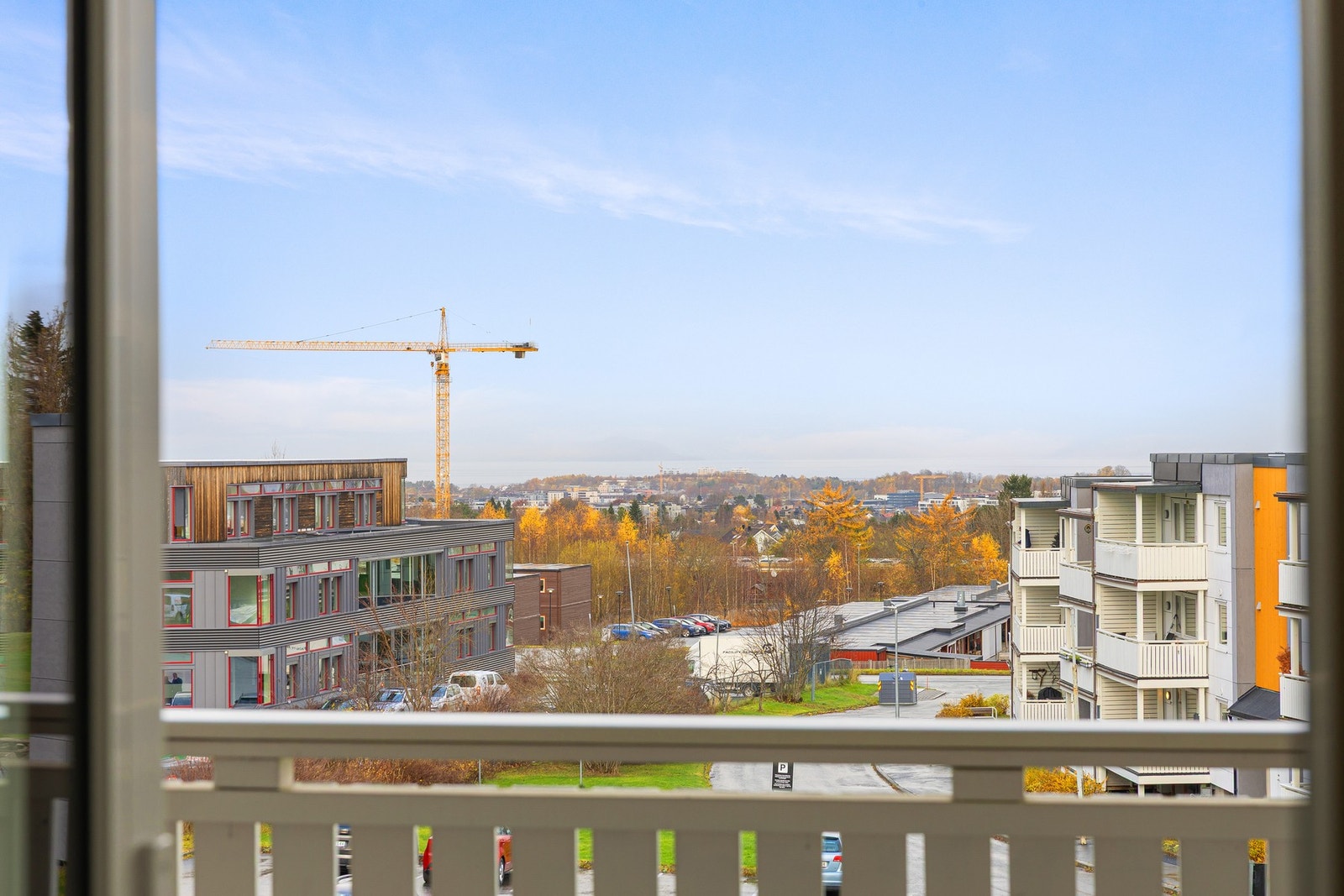 Fra balkongen har du utsikt mot Trondheimsfjorden. Galleribilde