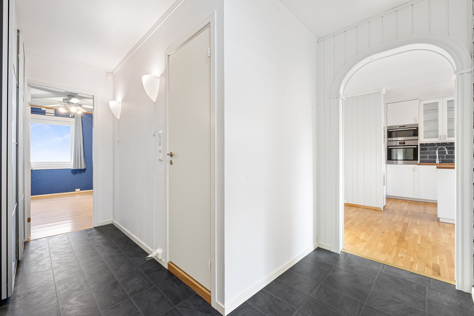 Som en del av et borettslag betales det ikke dokumentavgift ved kjøp av boligen. Kommunale avgifter faktureres borettslaget direkte, og dekkes opp gjennom de månedlige felleskostnadene. Galleribilde