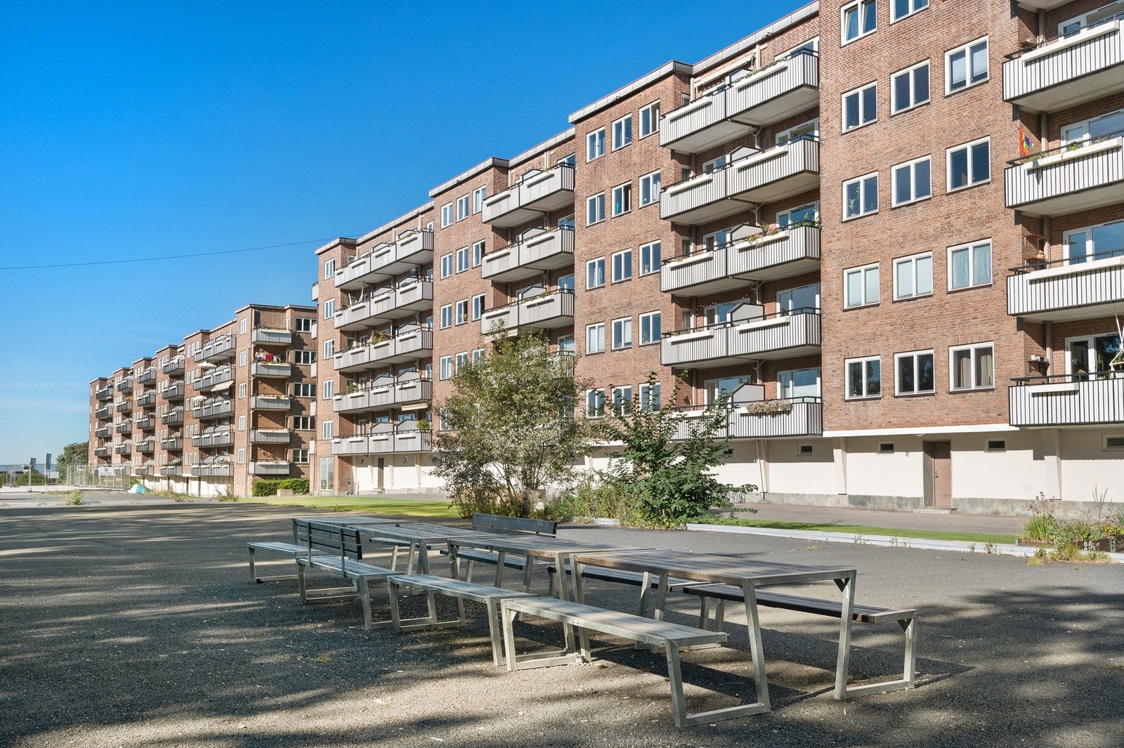 Borettslaget er tilknyttet Sinsenparken Vel, et flott fellesområde med parsellhage, lekeplasser og gode møteplasser for nabolaget. Galleribilde