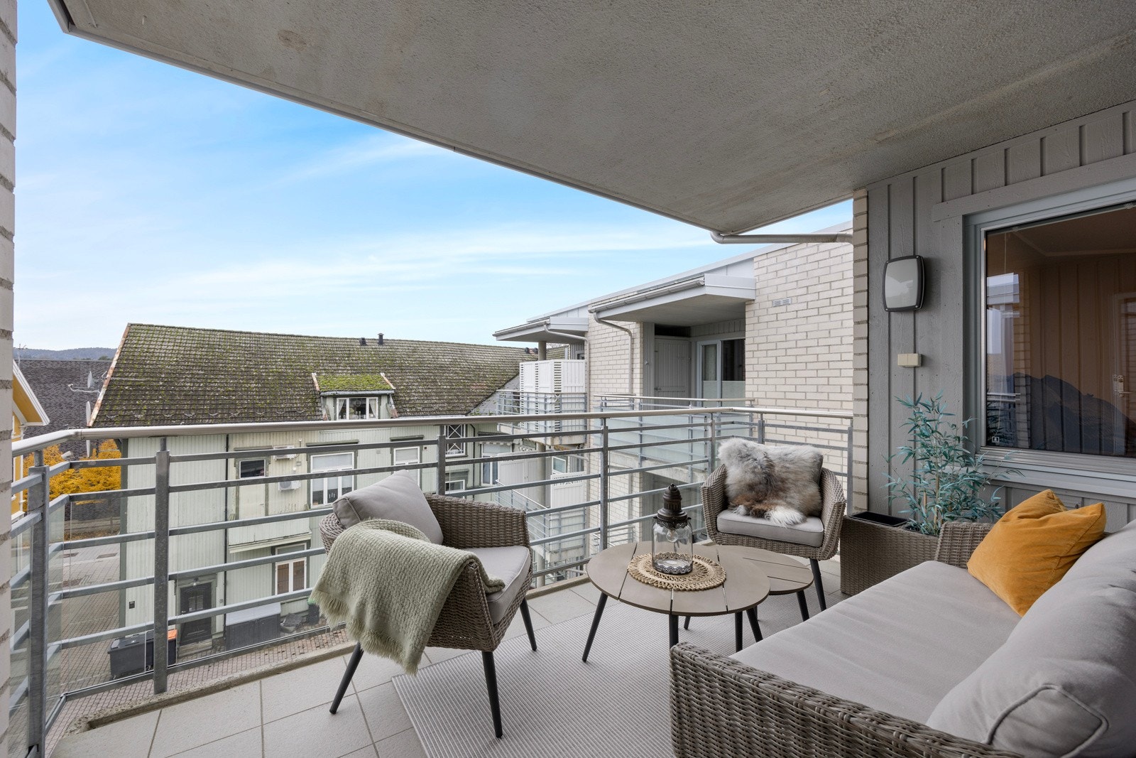 Deilig balkong med gode solforhold - ideell for avslapning og hyggestunder. Galleribilde