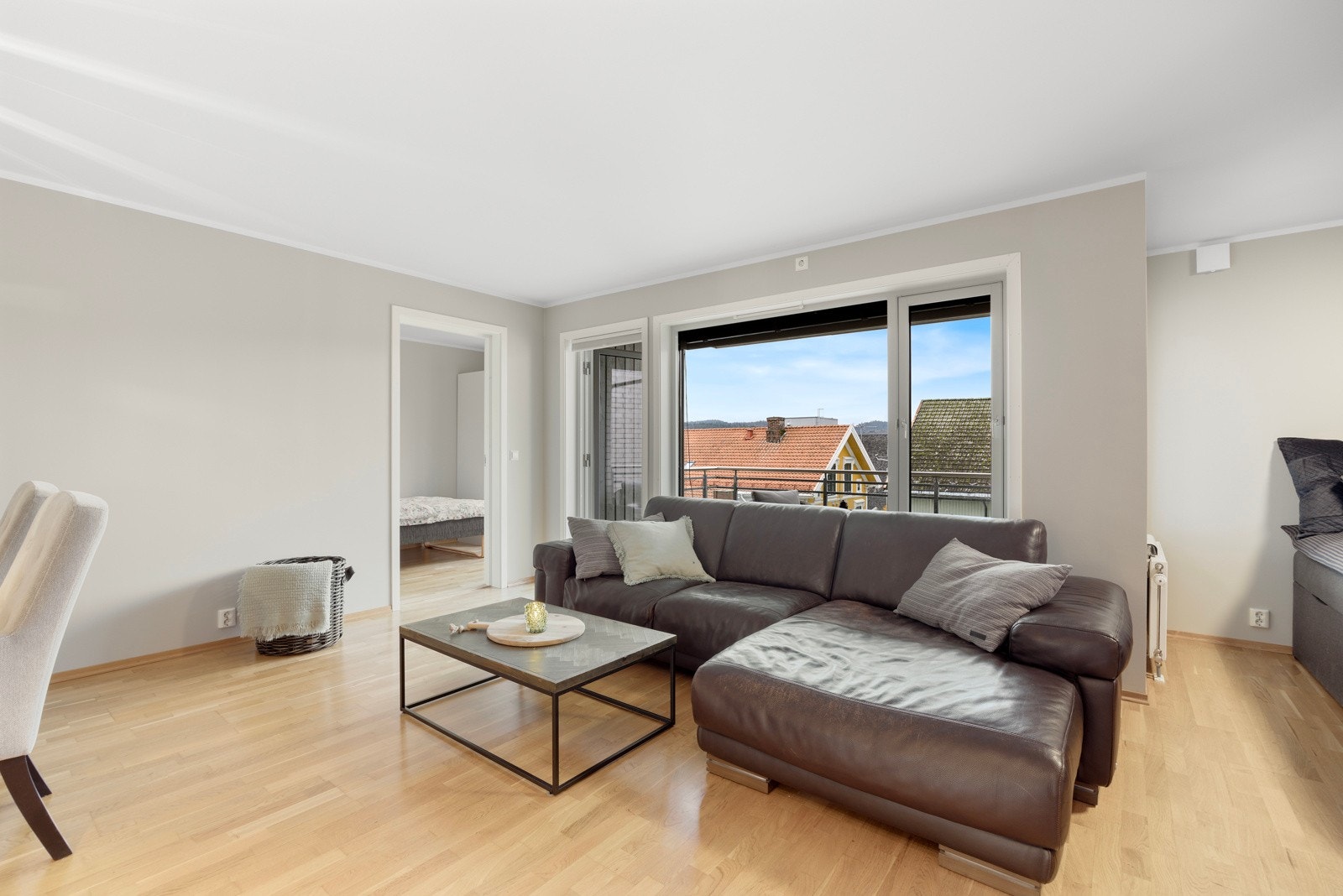 Stue med utgang til deilig balkong Galleribilde