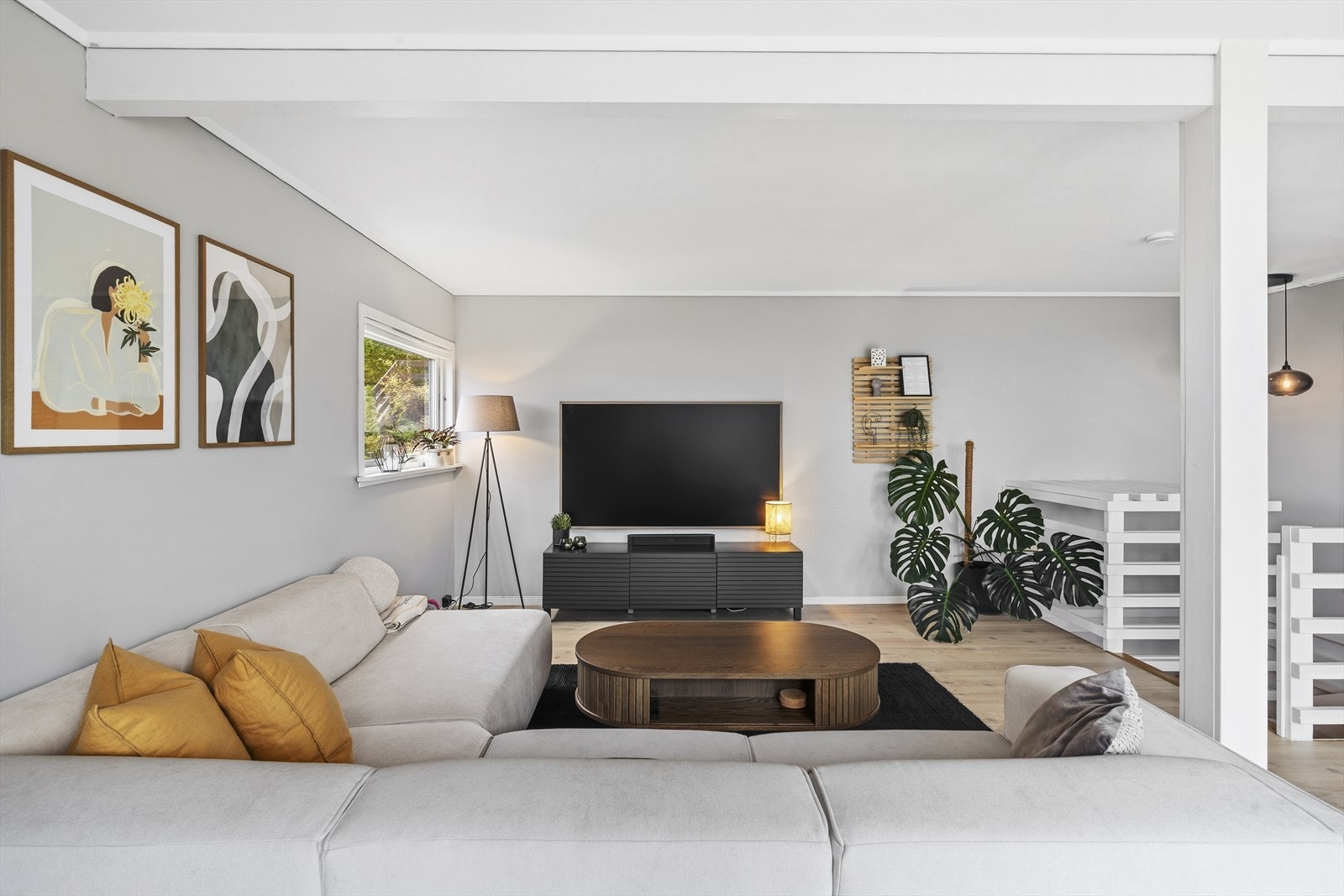 Vegger er malt i tidsriktige trendfarger som gir en god atmosfære Galleribilde