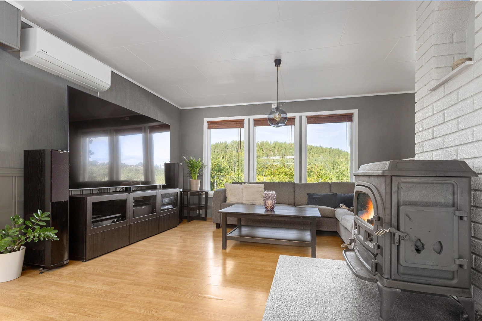 Koselig sofahjørne med god plass til sofa. Galleribilde