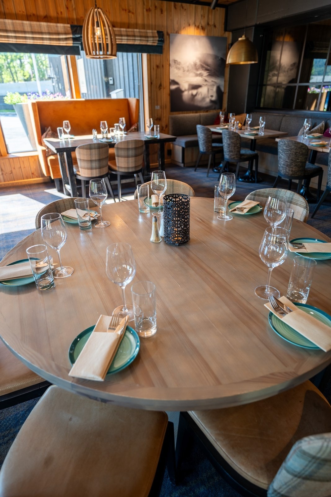 Sofias ligger i 1.etasje og her finner du konditori, bakeri, café, bar og restaurant i ett Galleribilde