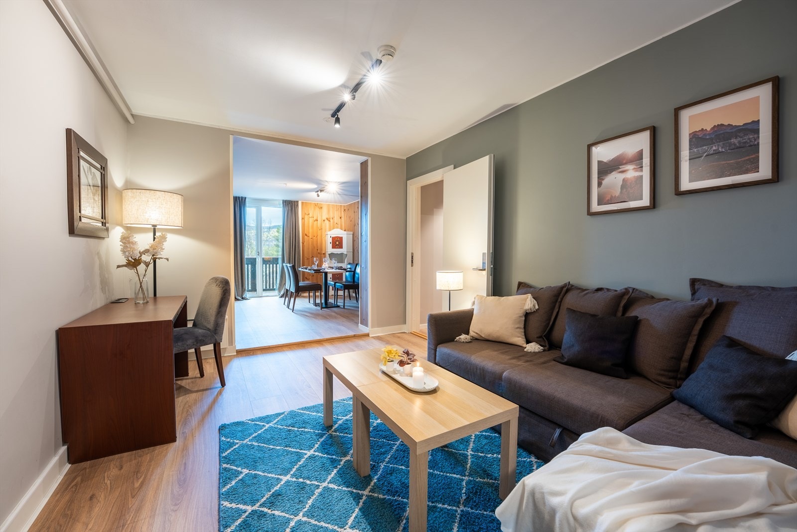 Velkommen inn til en dobbel-leilighet på Bardøla! Galleribilde